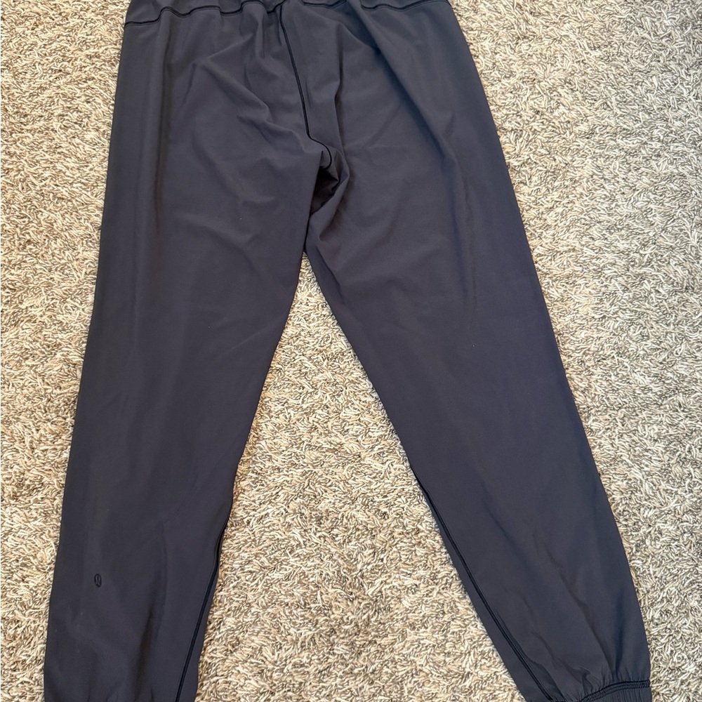 Lululemon women’s jogger pants